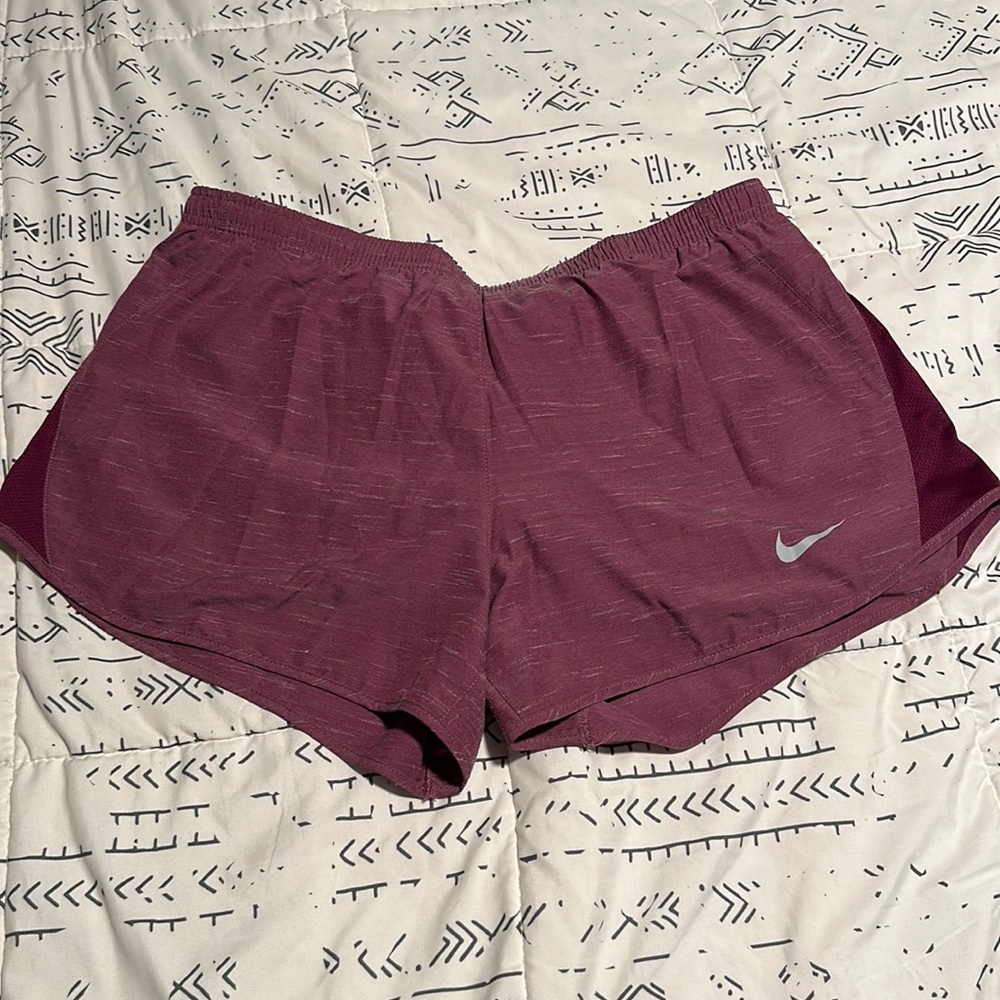 NIKE Womens Running Shorts, Large